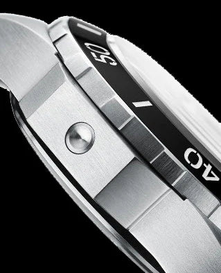 MWC 100atm / 3.280ft / 1000m waterbestendig duikhorloge in roestvrijstalen kast met heliumventiel op siliconen band / 100% Zwitsers gemaakt met een Sellita SW200 26 Jewel automatisch uurwerk