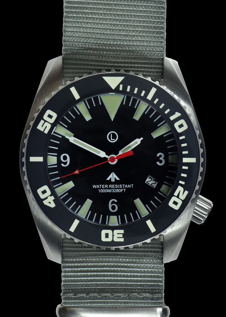 MWC "Depthmaster" 100atm / 3.280ft / 1000m waterbestendig militair duikhorloge in roestvrijstalen kast met heliumventiel (kwarts)