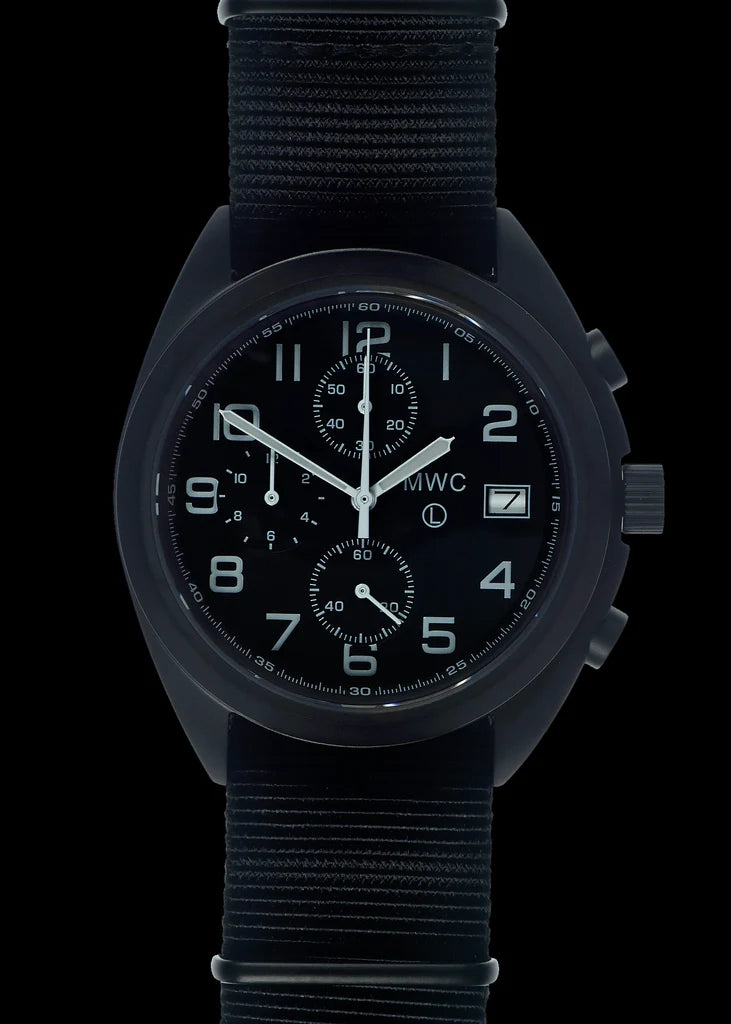 MWC Mechanisch/Quartz Hybride NATO Patroon Militaire Piloten Chronograaf in Niet Reflecterende Zwarte PVD Afwerking met Saffier Kristal