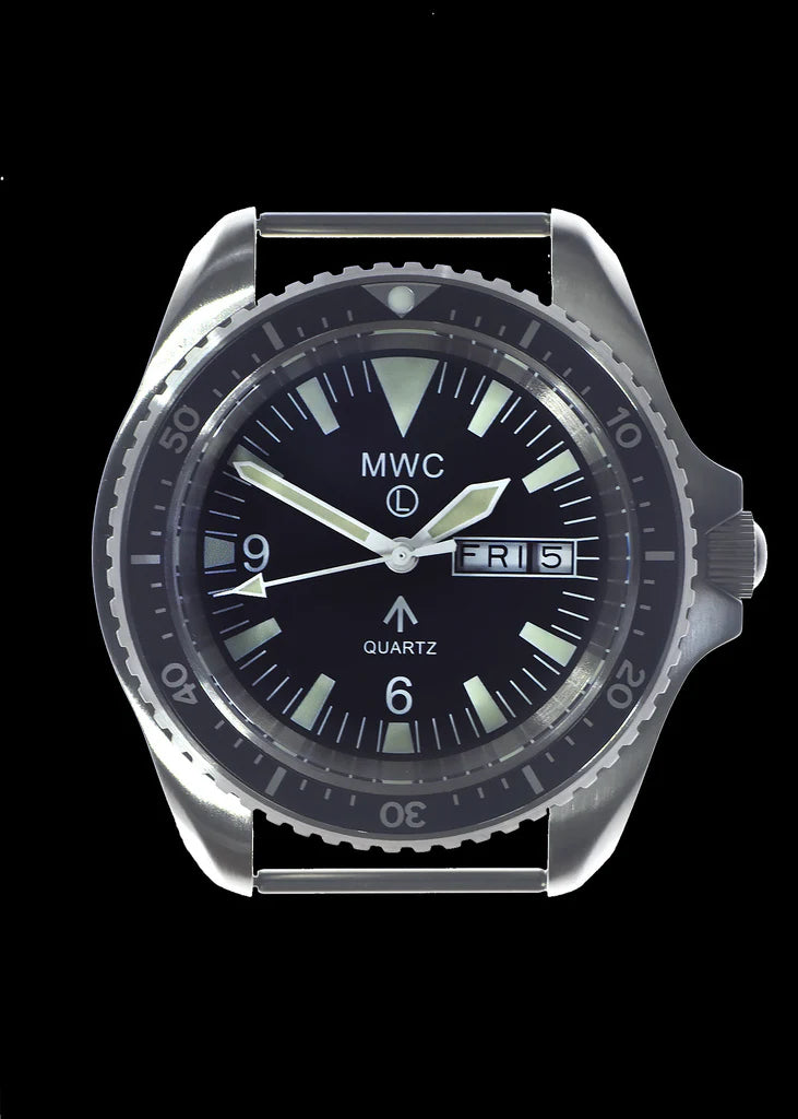 MWC 1999-2001 patroon Quartz dag/datum militair duikhorloge met roestvrijstalen kast en saffierglas