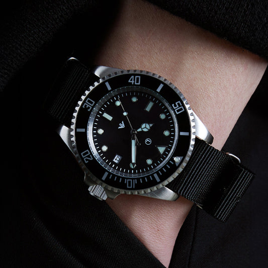 Military Watch Company Roestvrij Stalen 300m Duikers Horloge met Schroefkroon en Secondestop