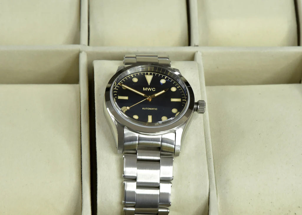 Horloge display case van PU leer voor 10 horloges met een doorzichtig deksel en slot