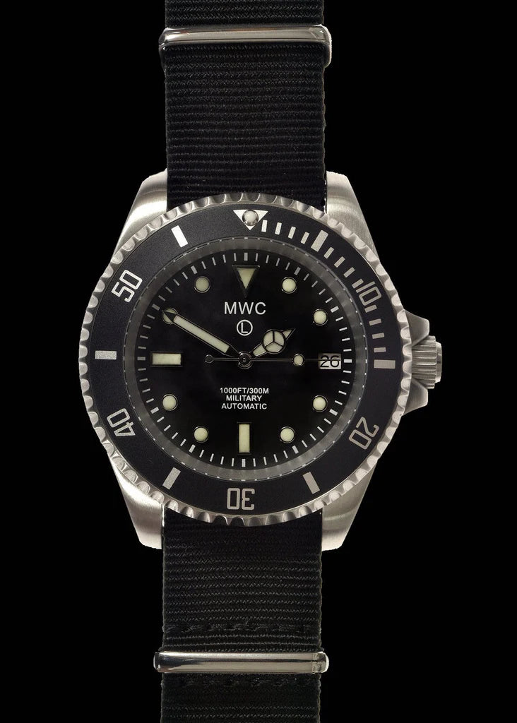 MWC 21 Jewel 300m Automatisch Militair Duikhorloge met Saffierglas en Keramische Lunette op een NATO Webbing Band