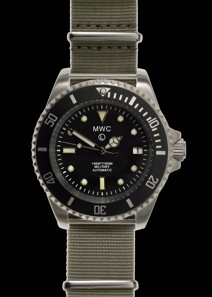 MWC 21 Jewel 300m Automatisch Militair Duikhorloge met Saffierglas en Keramische Lunette op een NATO Webbing Band
