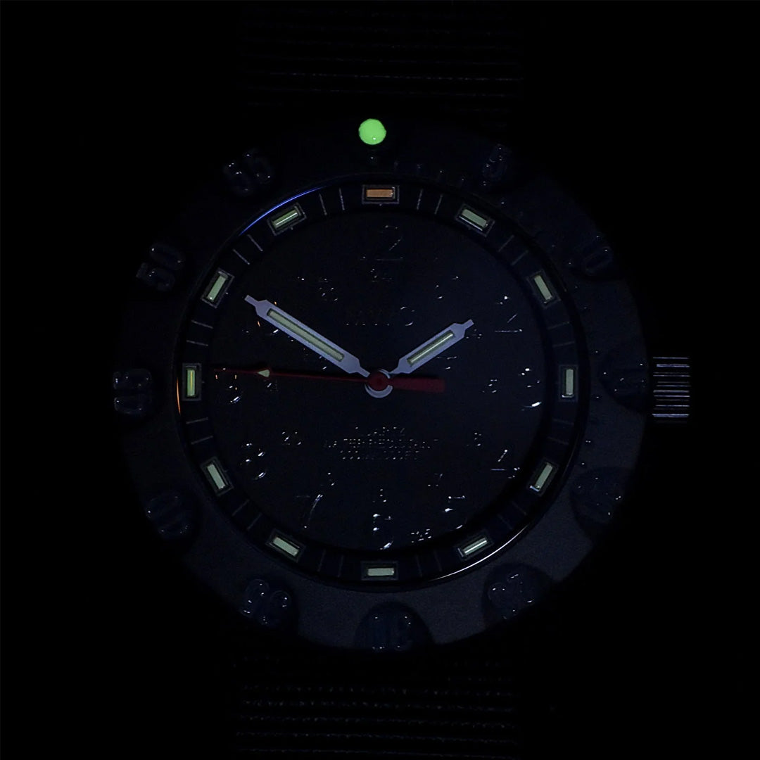 Military Watch Company Titanium P656 "Tactical Series" met GTLS Tritium en 10 jaar batterijduur