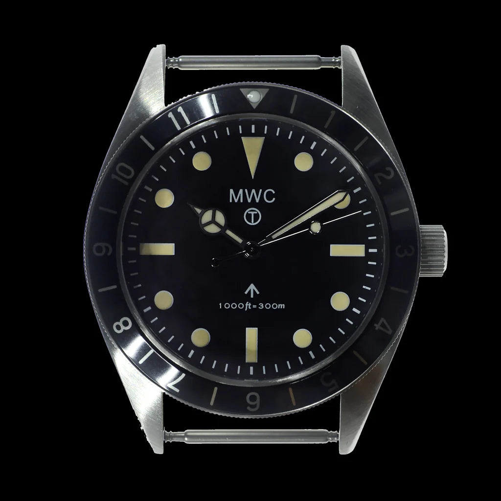 MWC Classic 1960s Pattern Dual Time Zone Divers Watch met Retro Luminova-verf en een hybride mechanisch/quartz-uurwerk
