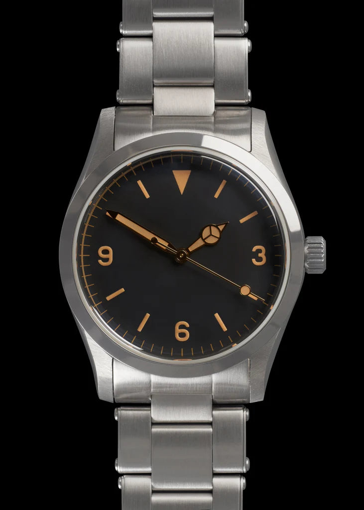 MWC Classic 1950s/1960s patroon 25 juwelen automatisch "Adventurer" horloge met 200m waterbestendigheid en retro lichtgevende verf, saffierglas en 1960s patroon armband
