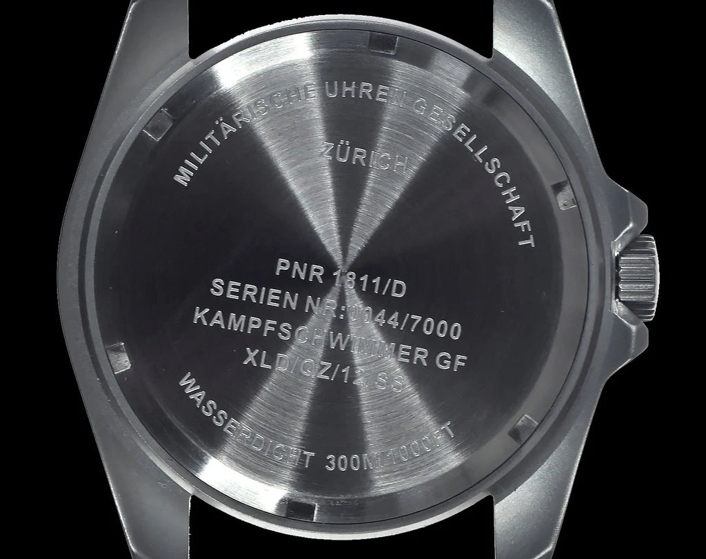 MWC Heavy Duty 300m militair duikhorloge in roestvrijstalen kast (kwarts) met saffierglas en keramische lunette (massieve staafversie)