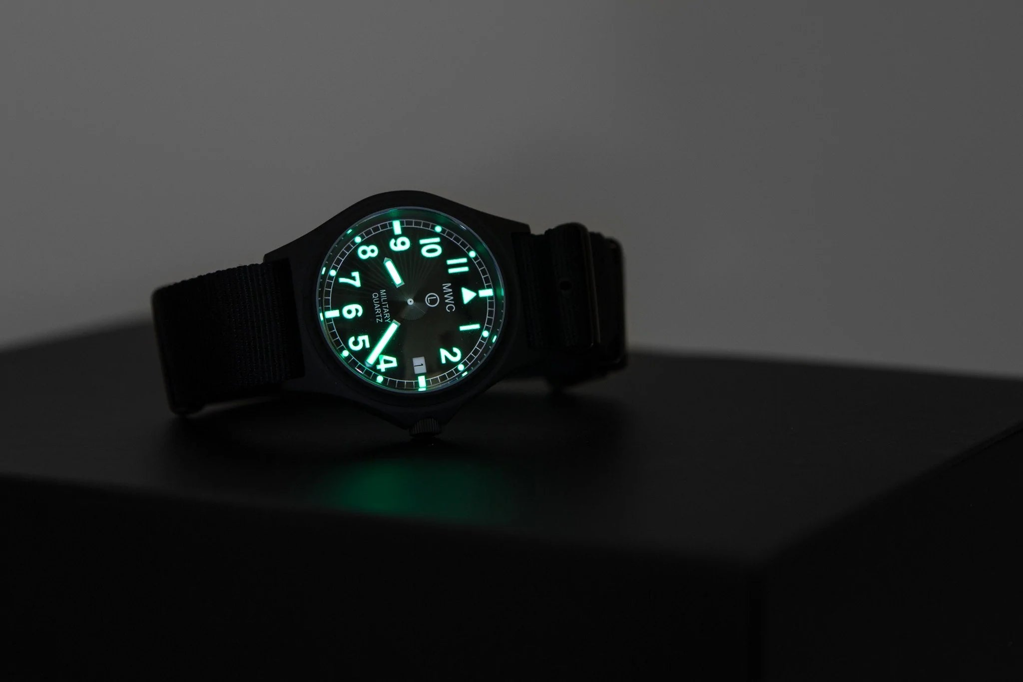 Military Watch Company G10 Horloge in Roestvrij Staal met Militaire Anti-reflectieve PVD Coating