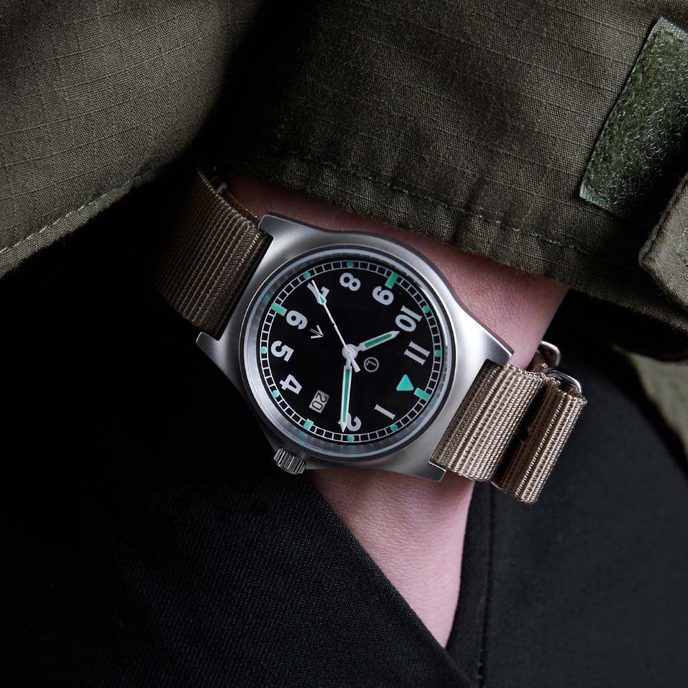 Military Watch Company G10 12u NATO Horloge met Schroefkroon