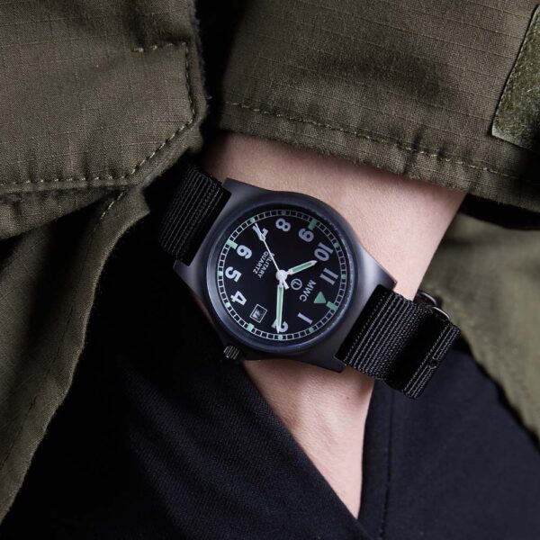 Military Watch Company G10 Horloge in Roestvrij Staal met Militaire Anti-reflectieve PVD Coating