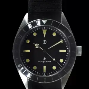 MWC Classic 1960s Pattern Dual Time Zone Divers Watch met Retro Luminova-verf en een hybride mechanisch/quartz-uurwerk