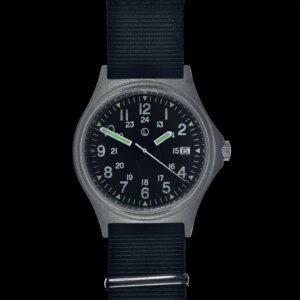 Military Watch Company G10 12/24 NATO Horloge met Datumfunctie en Schroefkroon