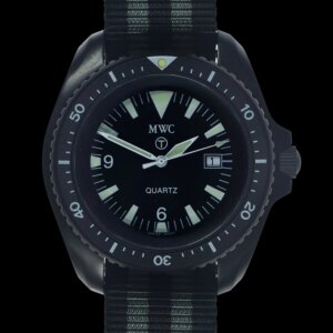 Military Watch Company Militair Quartz Duik Horloge met “James Bond” NATO Band en Matzwarte Militaire PVD Coating
