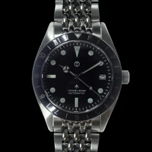 MWC Classic 1960s Pattern Dual Time Zone Automatic Divers Watch met saffierglas en Luminova op bijpassende armband