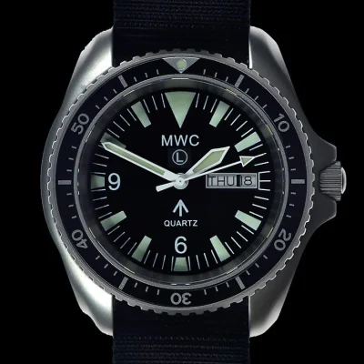 MWC 1999-2001 Pattern Quartz Day/Date Militair Duikhorloge in Covert Black PVD met Saffierglas