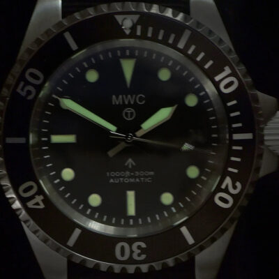 MWC 24 Jewel 1982 Pattern 300m Automatic Militair Divers Horloge with Sapphire Crystal on a Matching Stainless Steel Bracelet (Non Date Version) – Authentiek Militair Design