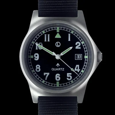 MWC G10 LM roestvrijstalen militair horloge op een zwarte NAVO militaire singelband (gewone graveerbare achterkant)