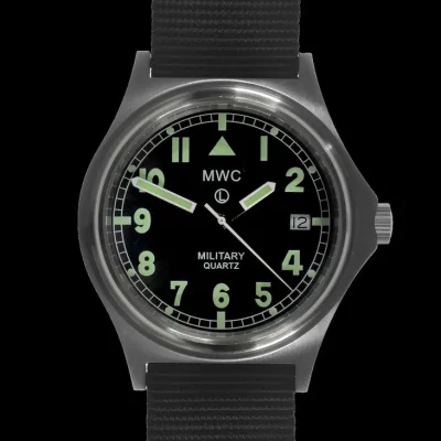 MWC G10 100m waterbestendig militair horloge in roestvrijstalen satijnen afwerking kast met schroefkroon en batterijduur van tien jaar