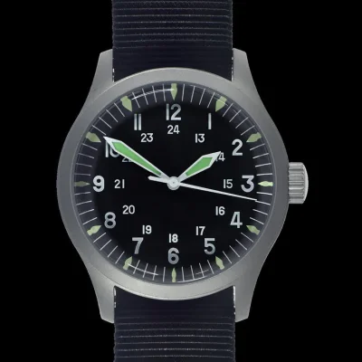 MWC GG-W-113 Klassiek horloge uit de jaren 60/70, Amerikaans patroon, Vietnamoorlog, met een hybride mechanisch/kwarts-hybride uurwerk en 100 m waterbestendigheid
