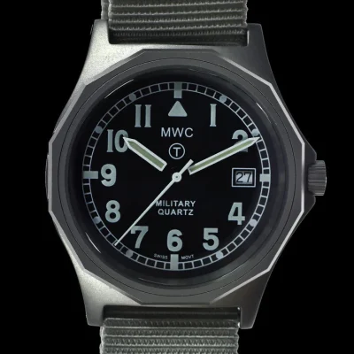 MWC G10 - Remake van de serie 1982 tot 1999 horloge in roestvrij staal met plexiglas acryl kristal en batterijklep