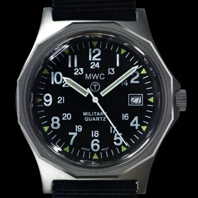 MWC G10 - Remake van de serie 1982 tot 1999 horloge in roestvrij staal met plexiglas acryl kristal 12/24 uur wijzerplaatformaat en batterijklep