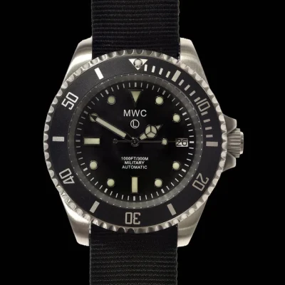 MWC 21 Jewel 300m Automatisch Militair Duikhorloge met Saffierglas en Keramische Lunette op een NATO Webbing Band