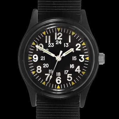 Military Watch Company 1960 / 1970 Classic US Vietnam Horloge "MIL-W-3818B" met Zwarte Militaire NATO Band