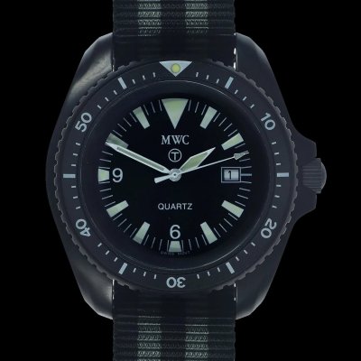 Military Watch Company Militair Quartz Duik Horloge met “James Bond” NATO Band en Matzwarte Militaire PVD Coating