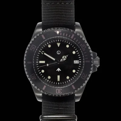 Military Watch Company Matzwart Duikers Horloge 300m Waterbestendig met Schroefkroon
