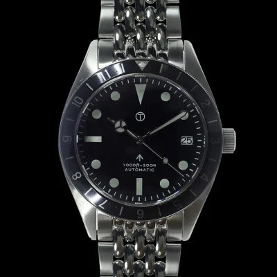 MWC Classic 1960s Pattern Dual Time Zone Automatic Divers Watch met saffierglas en Luminova op bijpassende armband