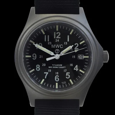 Titanium G10 militair horloge met 300m waterbestendigheid