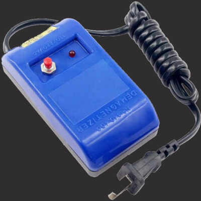 Horloge Demagnatiser – A Vital Tool If You Own Multiple Mechanical Horlogees – U.S Pattern Mains Plug – Authentiek Militair Design